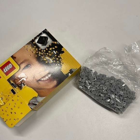LEGO 40179 Personalized Mosaic Portrait Light Gray Pieces (OPENED BAG - no box) - Picture 1 of 2